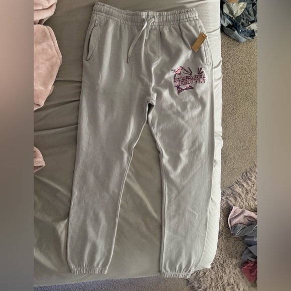 Alix Earle Hot Mess Lifestyle Sweatpants Size M - Picture 2 of 2